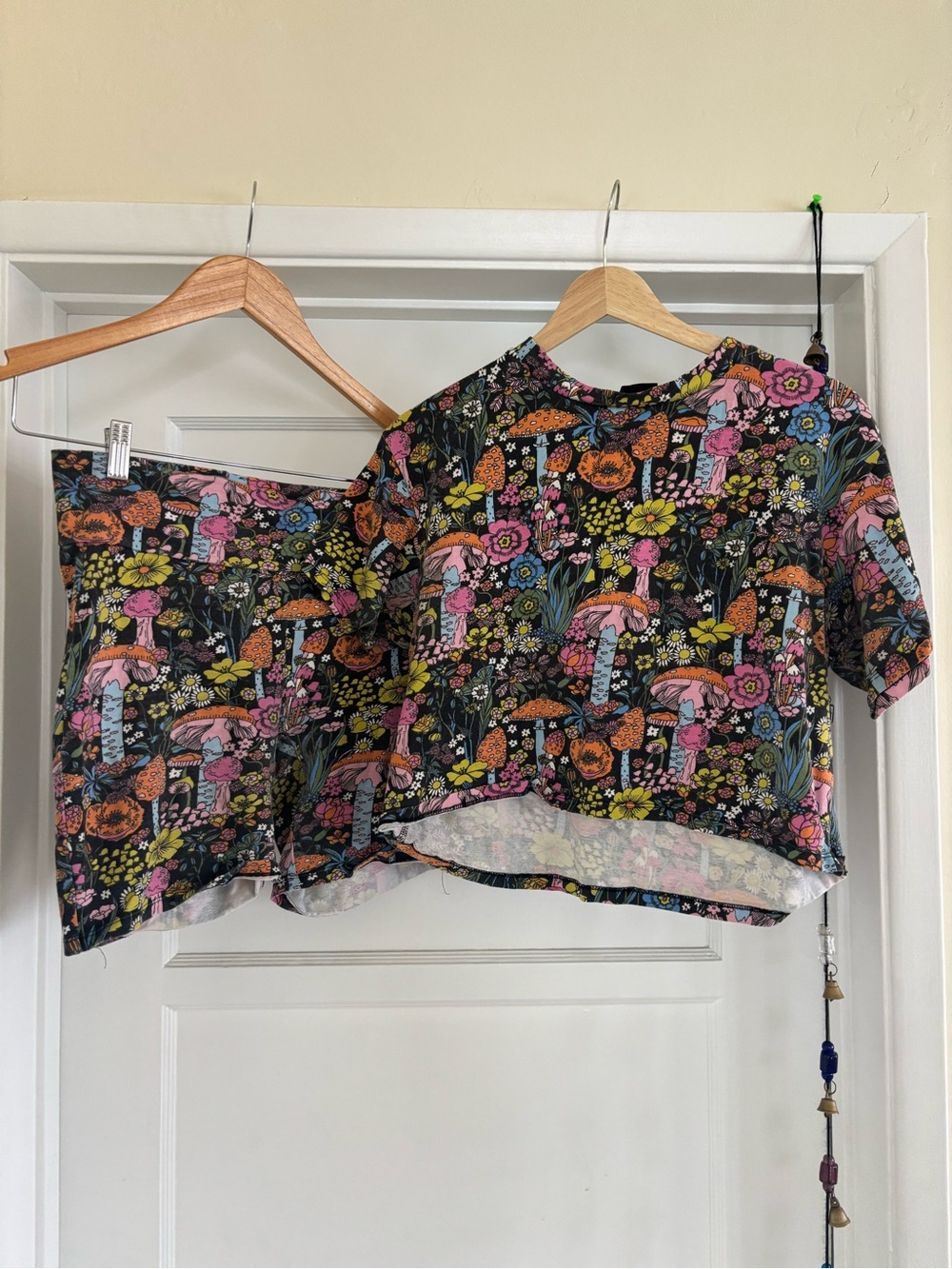 nooworks studio mucci magical mushroom crop top and biker shorts size large